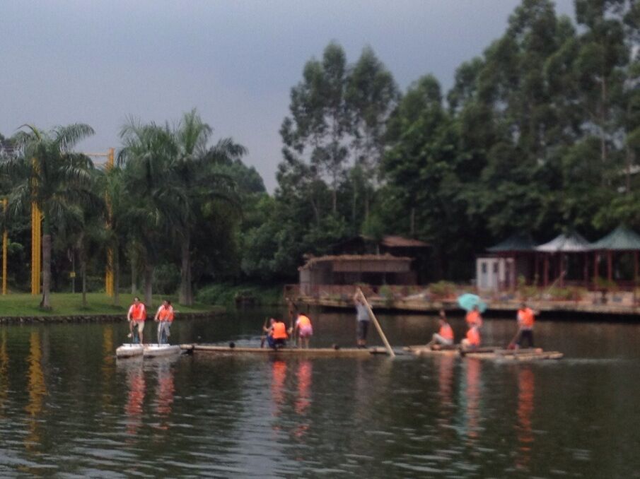 南山电子科技同事游玩水上项目